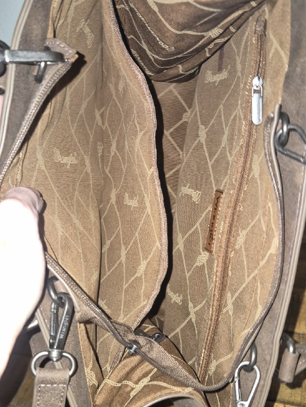 Sale NWOT Wrangler Leopard Print Satchel in Brown and Black - Picture 3 of 5